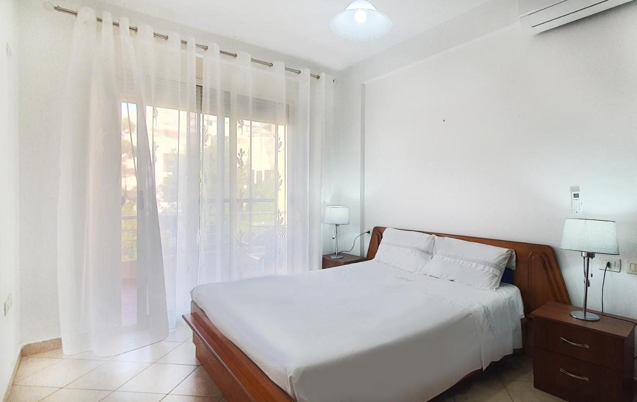 Sea & Sun Apartment Durrës Eksteriør billede
